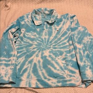 #16 Vineyard vines Blue Tie-Dye pull over men’s medium